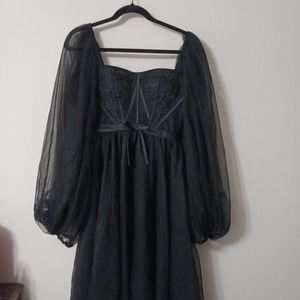 NWOT Size 4 Black Corset Style Witchy Tulle Dress